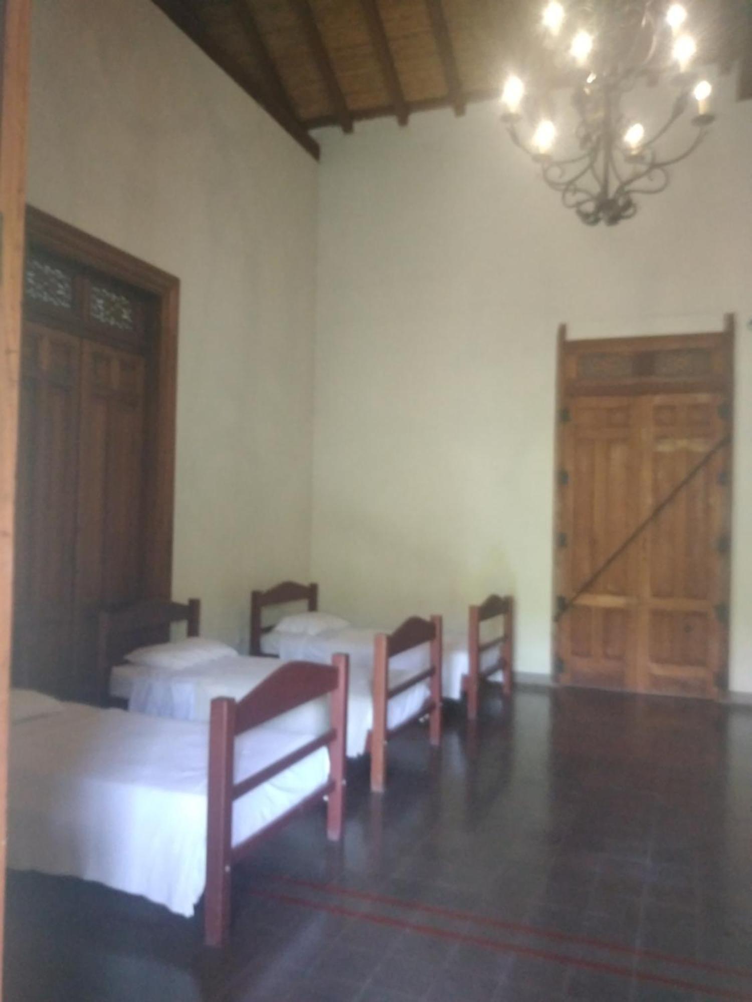 גרנאדה Hotel Colonial Victonella מראה חיצוני תמונה